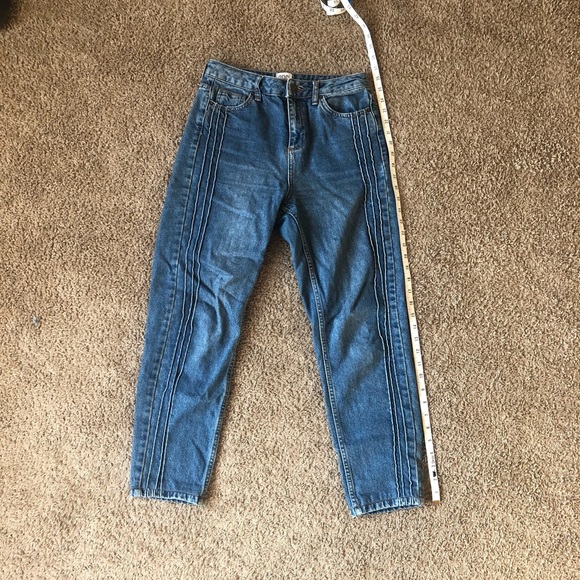 BDG Jeans w/ piping down the sides🦕 - Picture 1 of 4